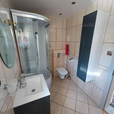 Goscinne Silver Apartman